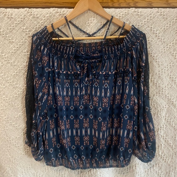 Jessica Simpson sheer Boho long sleeve top. Large. NWT. - Picture 4 of 12